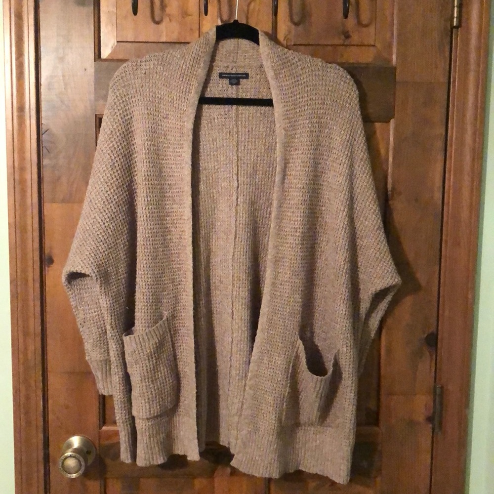 American Eagle Beige Knit Cardigan